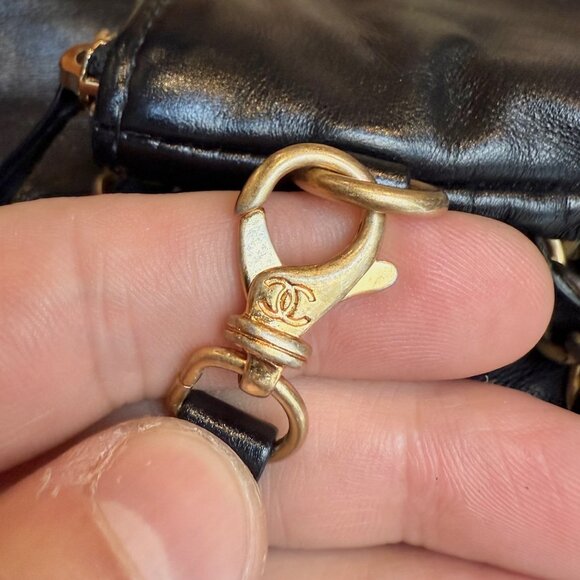 Chanel Black Calfskin Leather Medium 22 Hobo Bag W/ Pouch - Picture 11 of 16